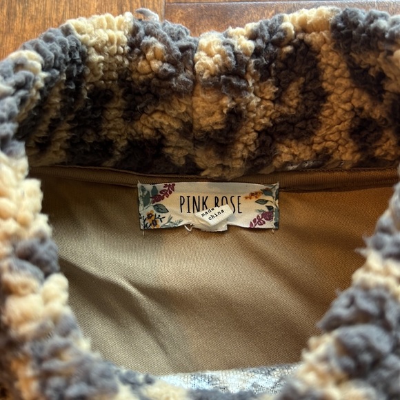 Women’s Sherpa Top - Picture 4 of 6